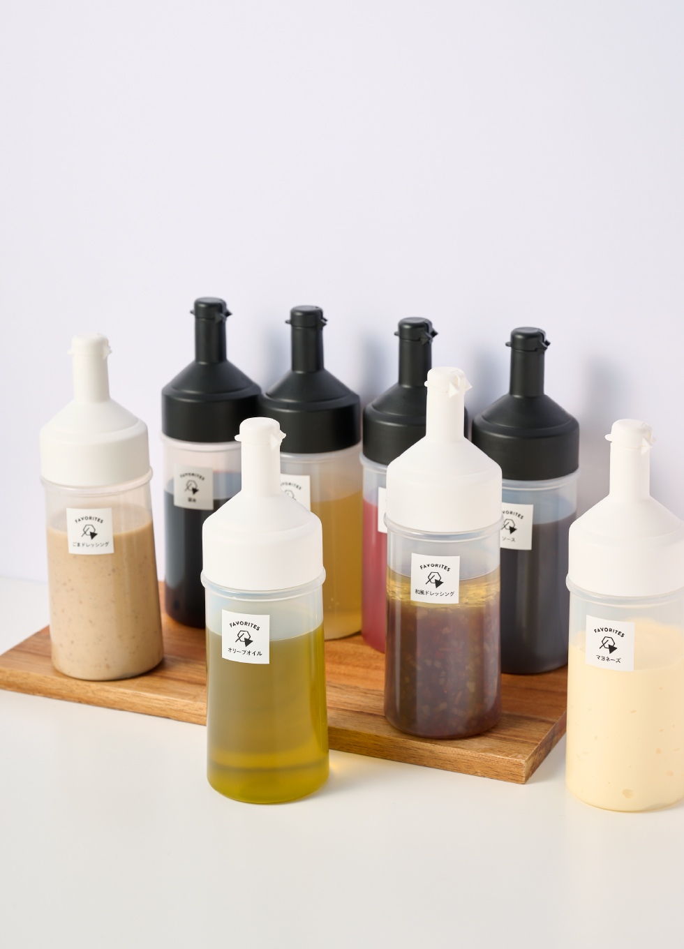 種類ごとにラベルで分類した調味料入れ