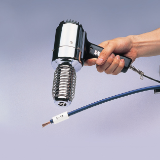 ケーブルに巻いたテープをドライヤーで密着