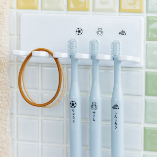 家族の歯ブラシをおしゃれなラベルで分かりやすく