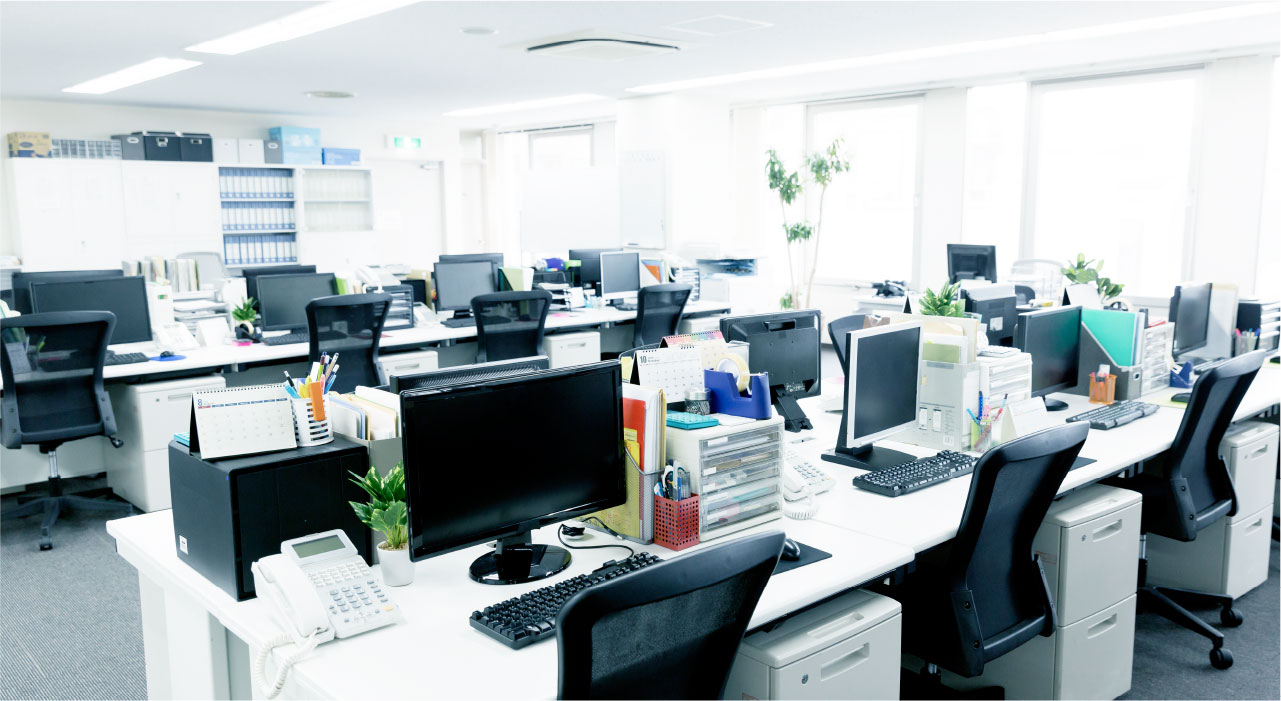 オフィスのイメージ画像。「テプラ」を活用できる場所がたくさん